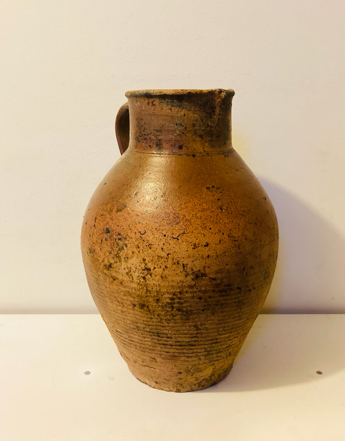 Impressive terracotta pitcher from the 19th century, entirely handmade.