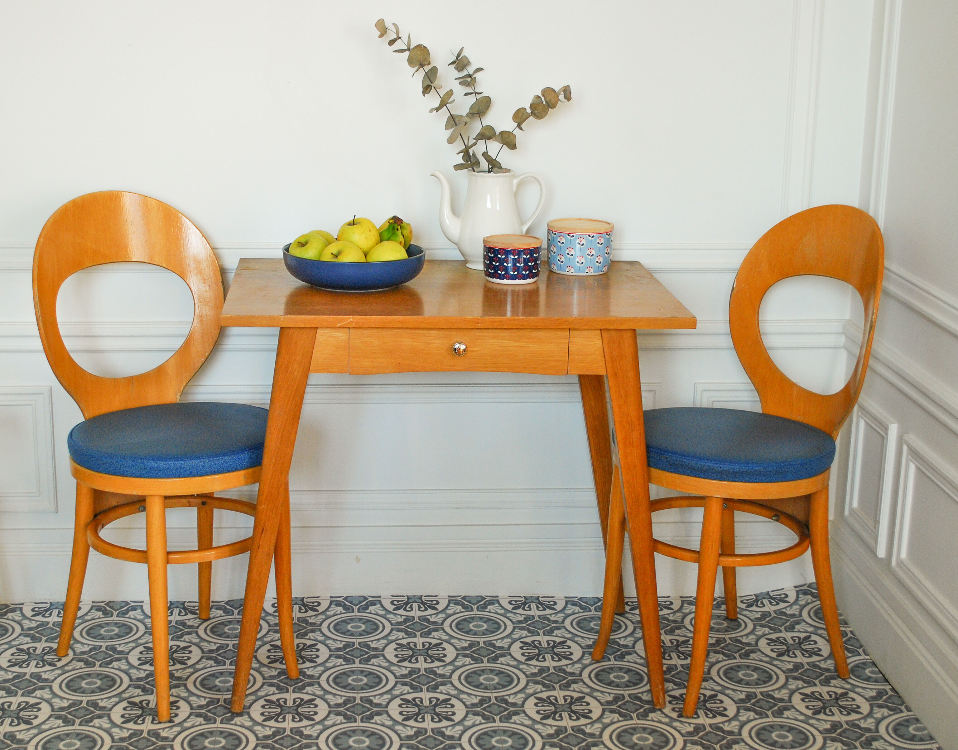 Pair of chairs baumann Seagull model