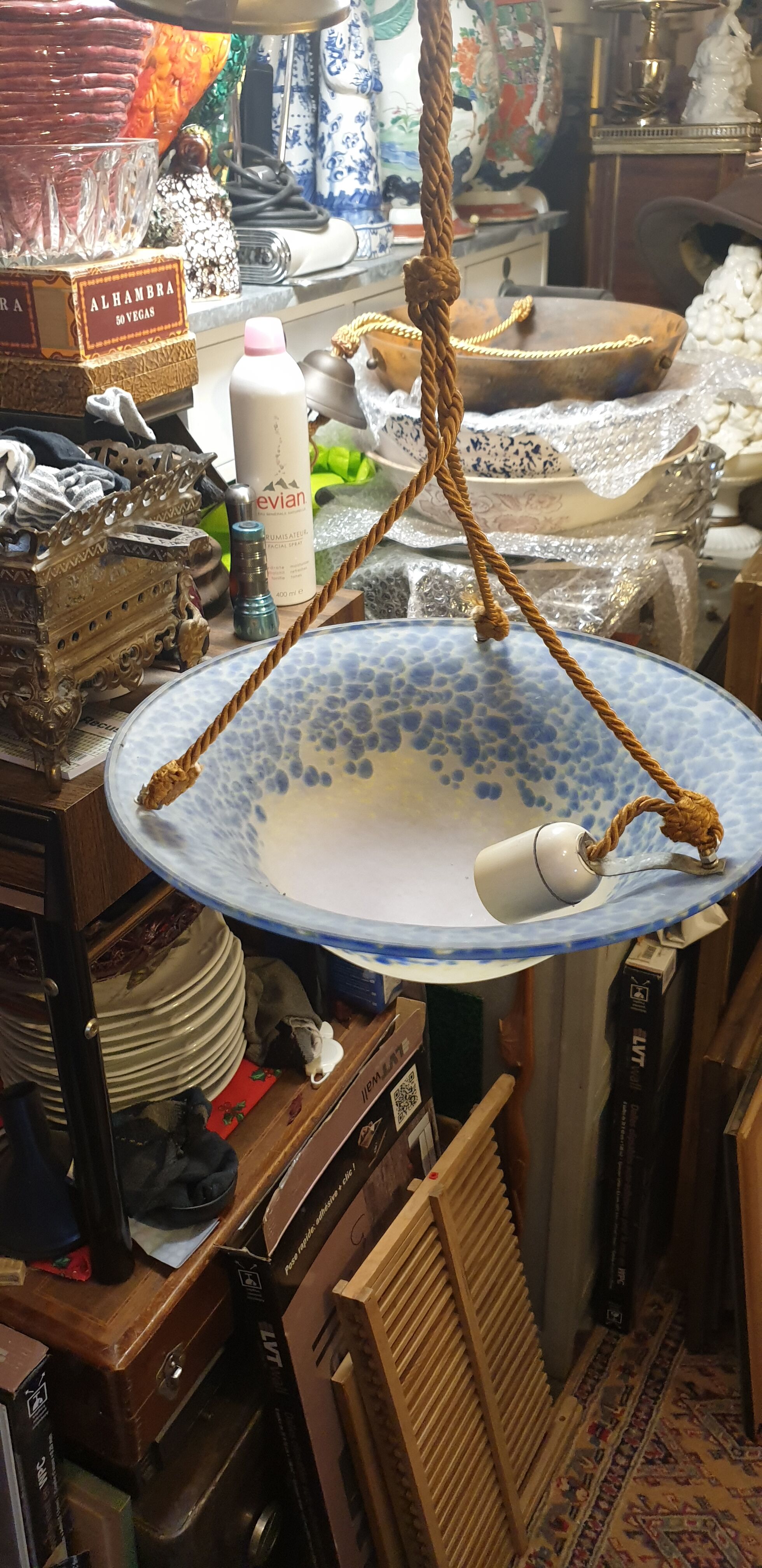 Speckled suspension glass paste