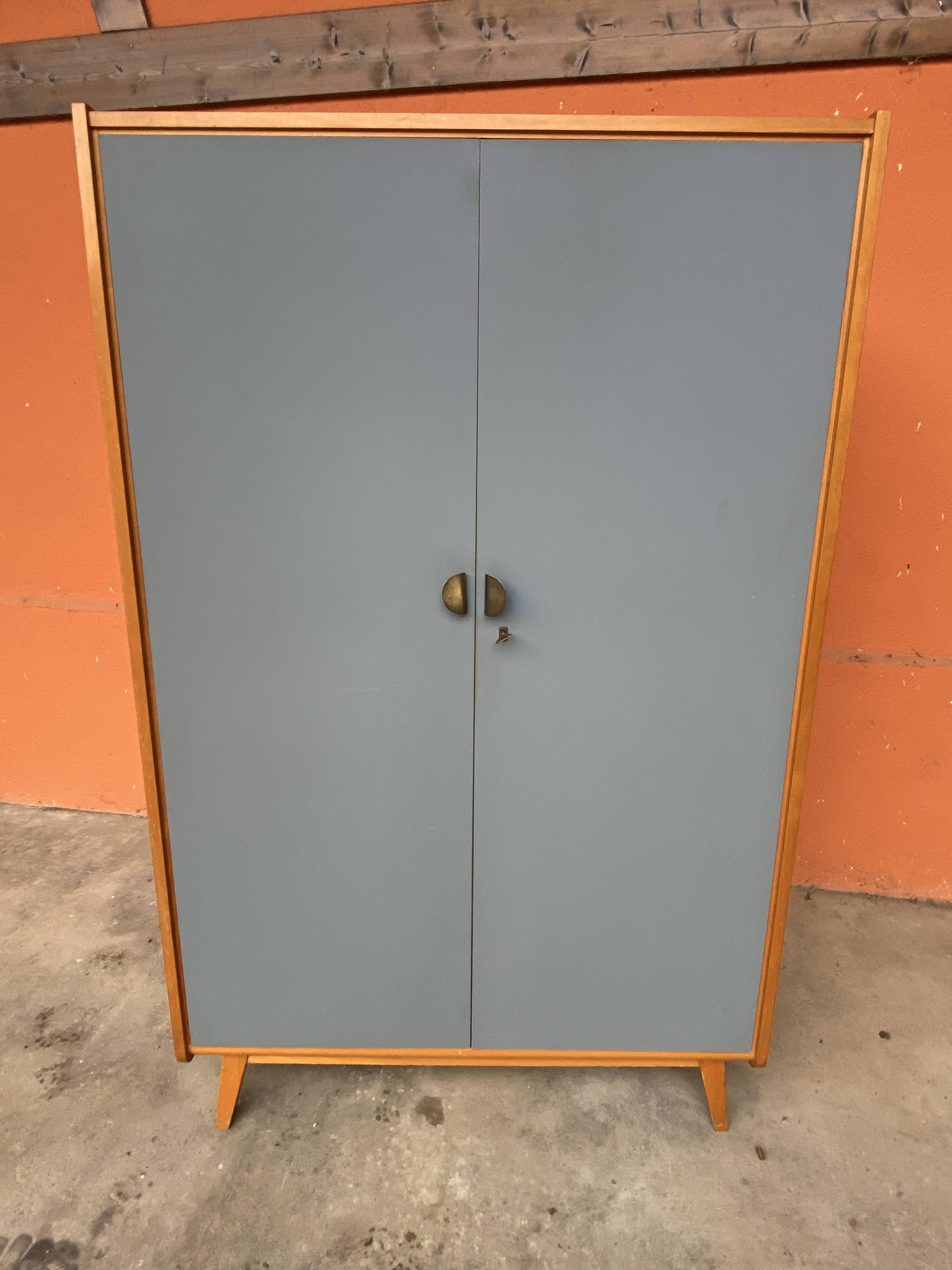 Armoire Parisienne Placard vestiaire atelier bois Mid-century vintage scand