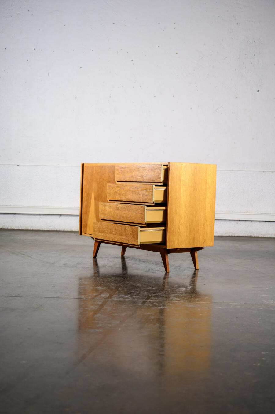 Buffet Jiroutek en bois