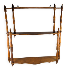 Étagère en bois tourné