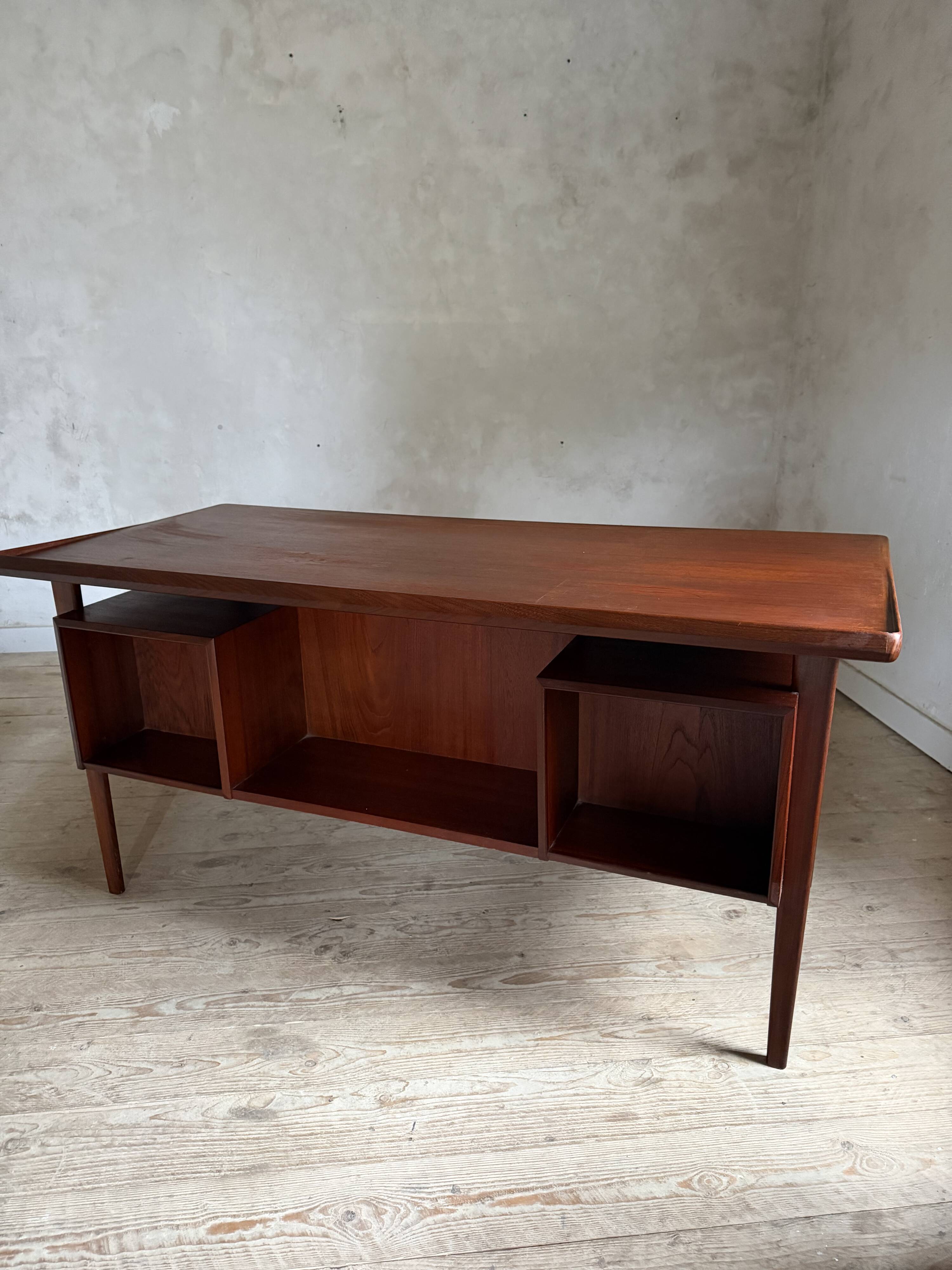 Danish vintage desk in teak by Peter Lovig Nielsen