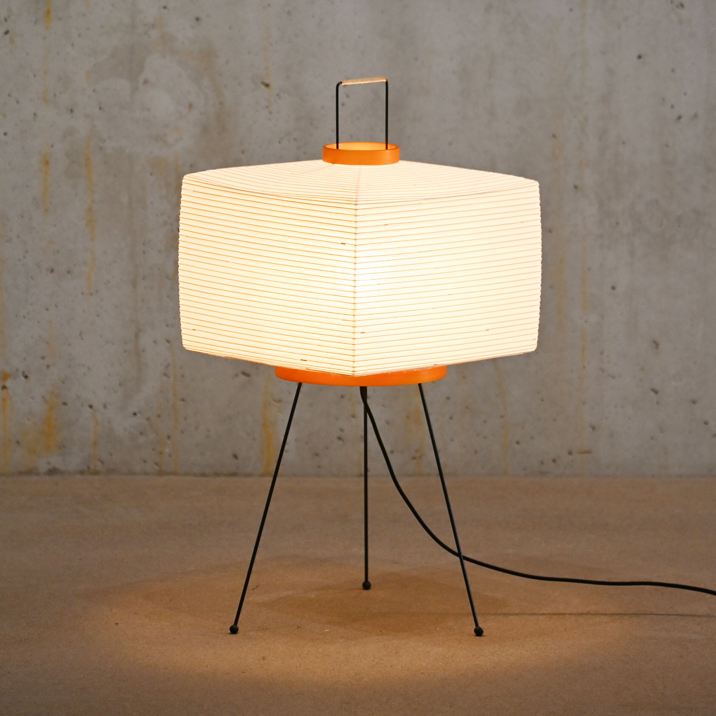 Isamu Noguchi Akari 7A light sculpture by Ozeki workshop and Vitra