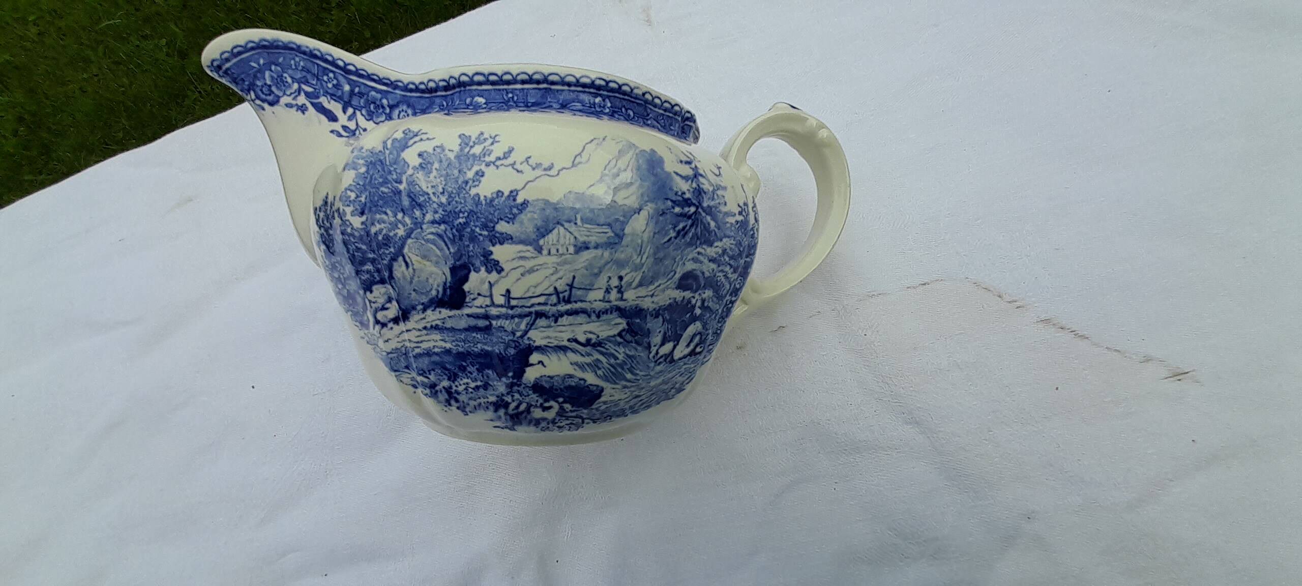 Villeroy & Boch milk jug model Brurgenland blue