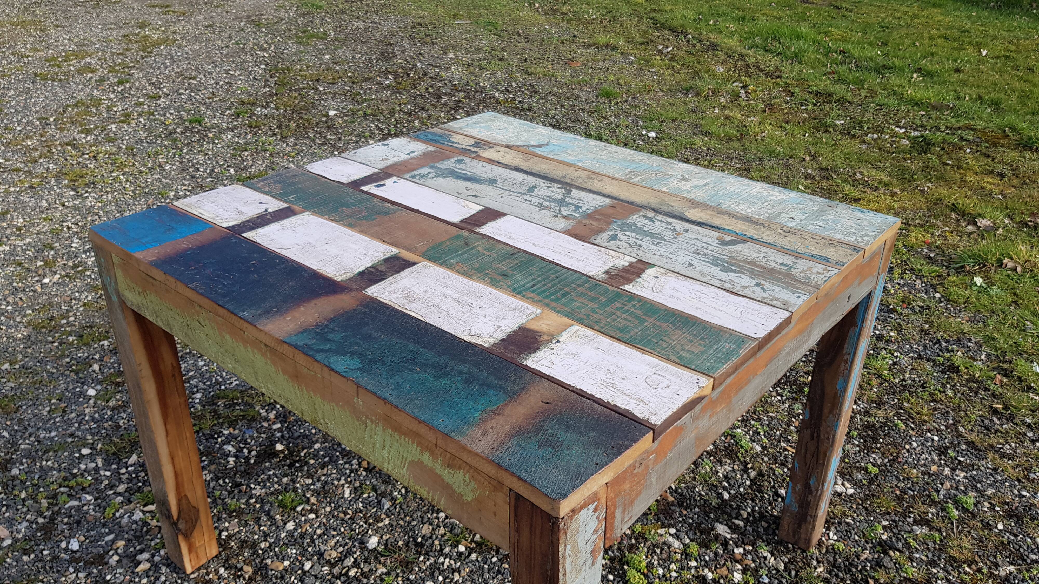 Table à manger carré en teck polychromé