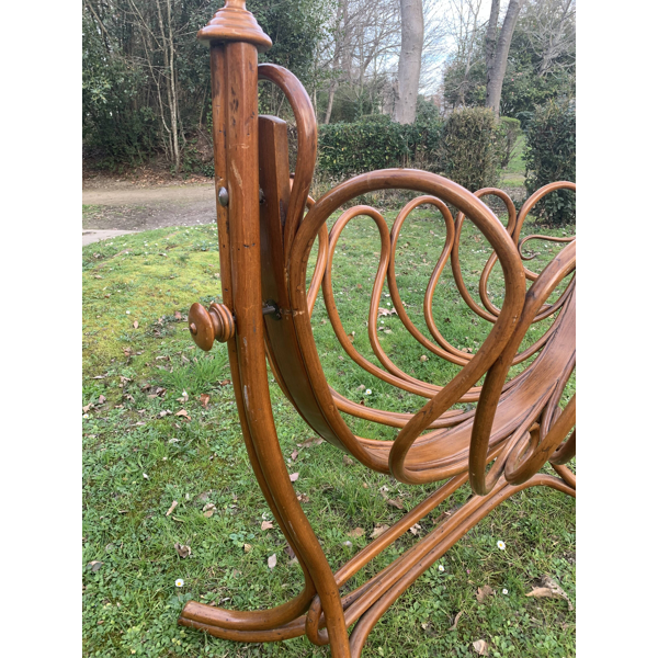 Berceau A Bascule Bercelonette Lit Bebe En Bois Thonet 1900 Selency Berceau A Bascule Bercelonette Lit Bebe En Bois Thonet 1900 Selency