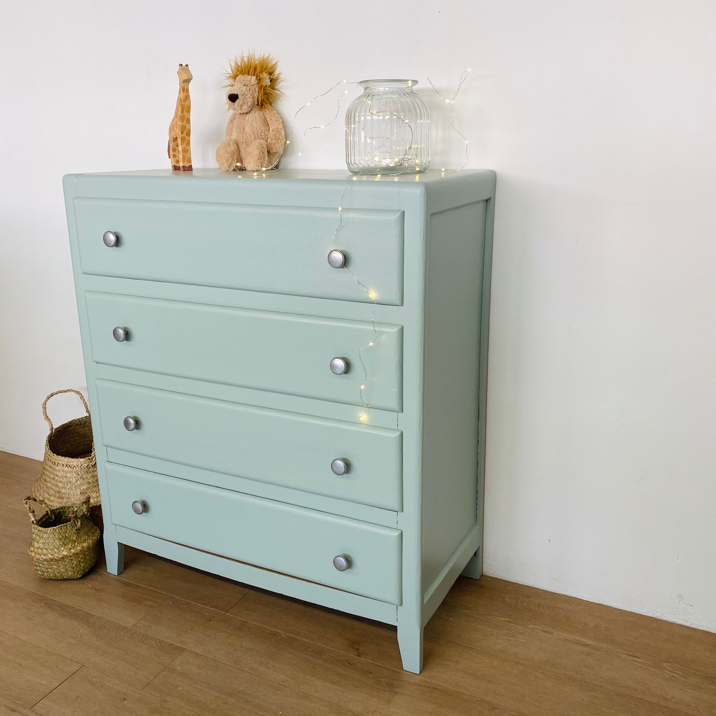 Vintage dresser