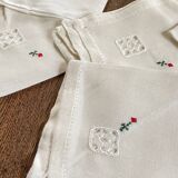 Embroidered tablecloth and 12 vintage napkins