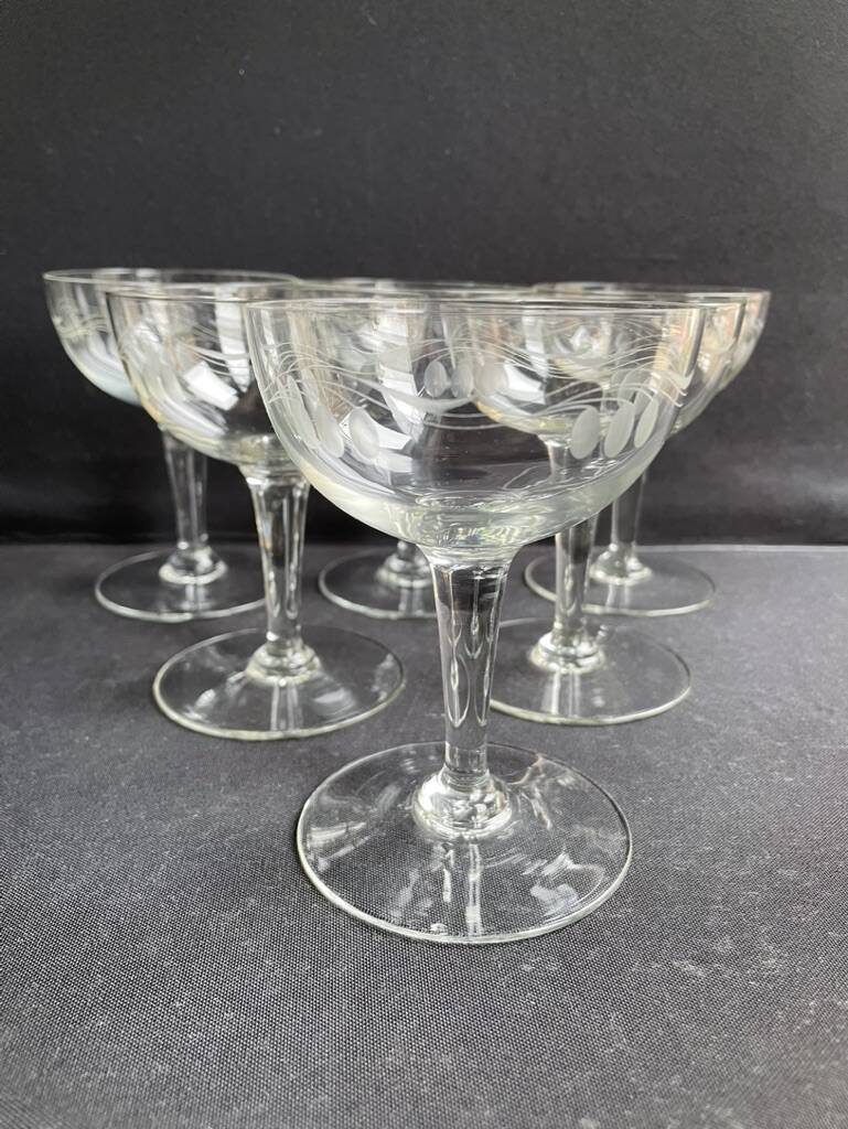 6 Champagne glasses – Cut and engraved glass – Art Deco