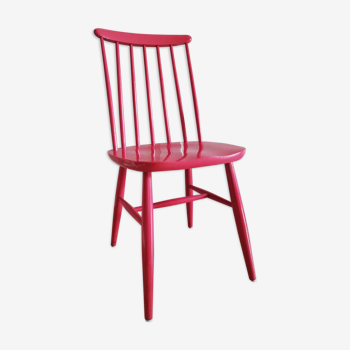 Pink Scandinavian chair