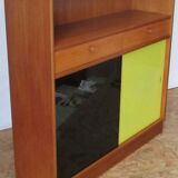 Meuble vitré jaune et noir à porte coulissantes