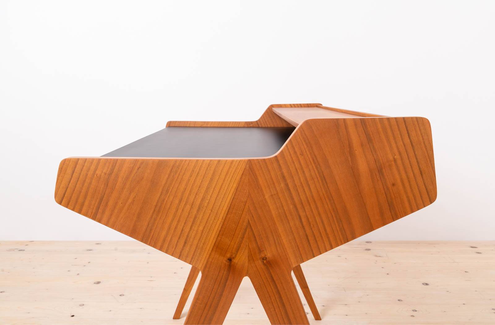 Iconic Lady Desk by Helmut Magg for WK Möbel, Mid Century Modern, 1950s
