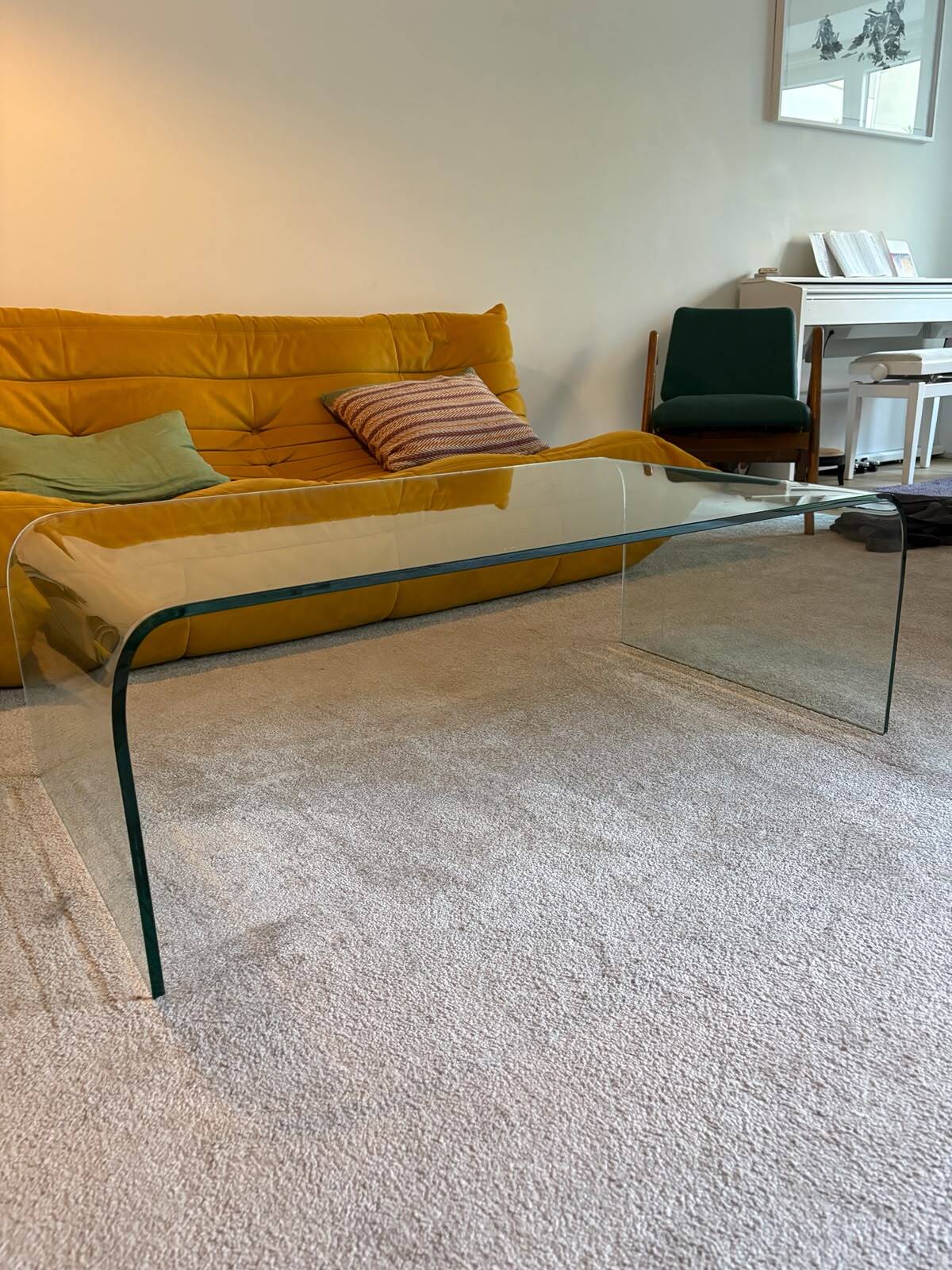 Glass coffee table "bridge"