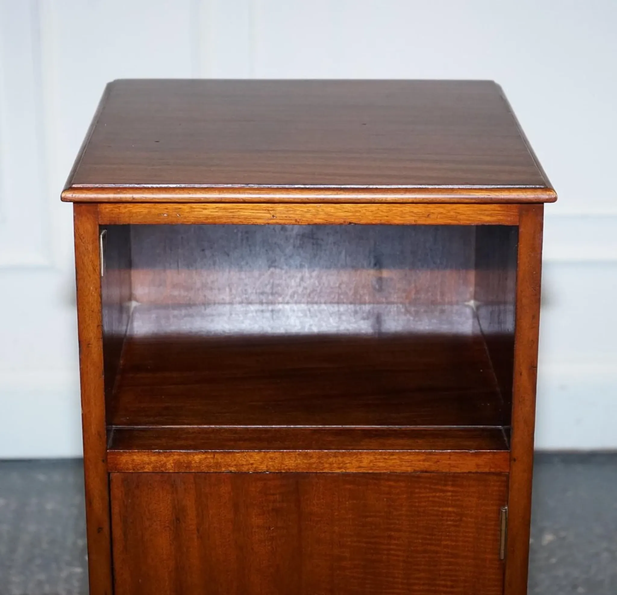 Table de Chevet Art Déco en Bois Dur, 1920s
