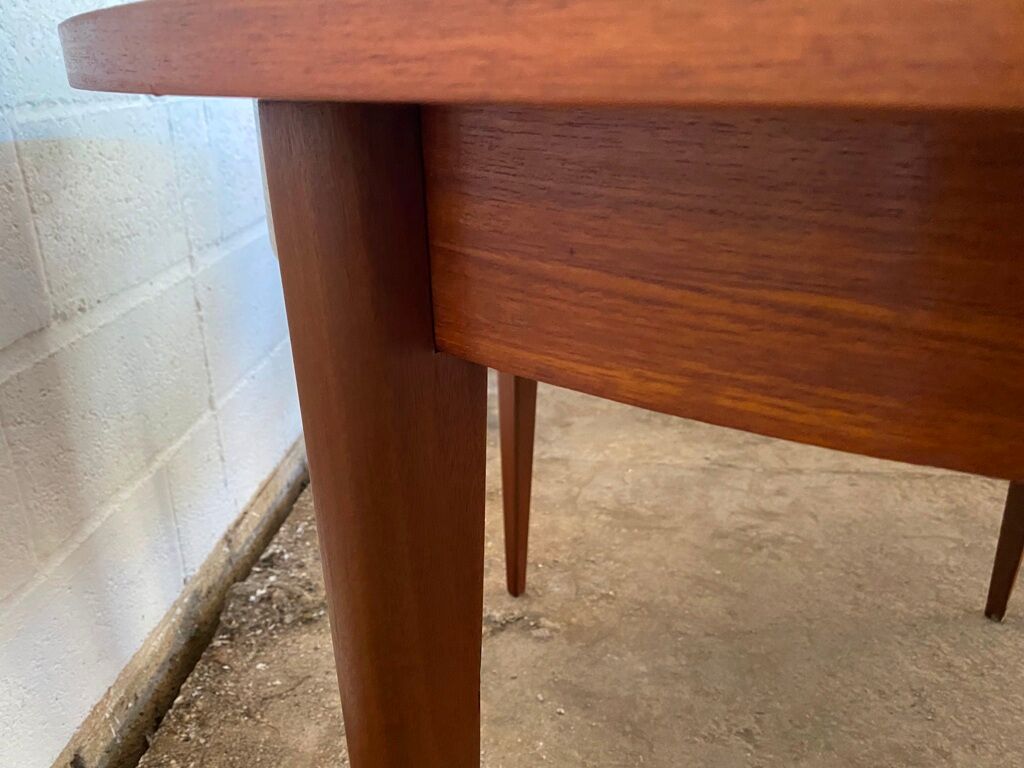 Scandinavian extendable round table in teak dia 110cm an60