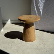 Table d'appoint en manguier massif naturel (monoxyle) piètement conique min