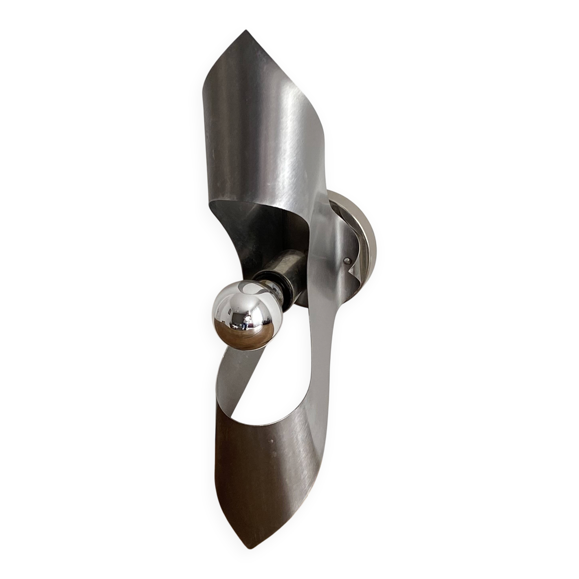 Applique Oxar. 1970. Aluminium courbé. Space age.