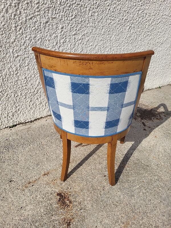 Armchair backrest rounded fish head