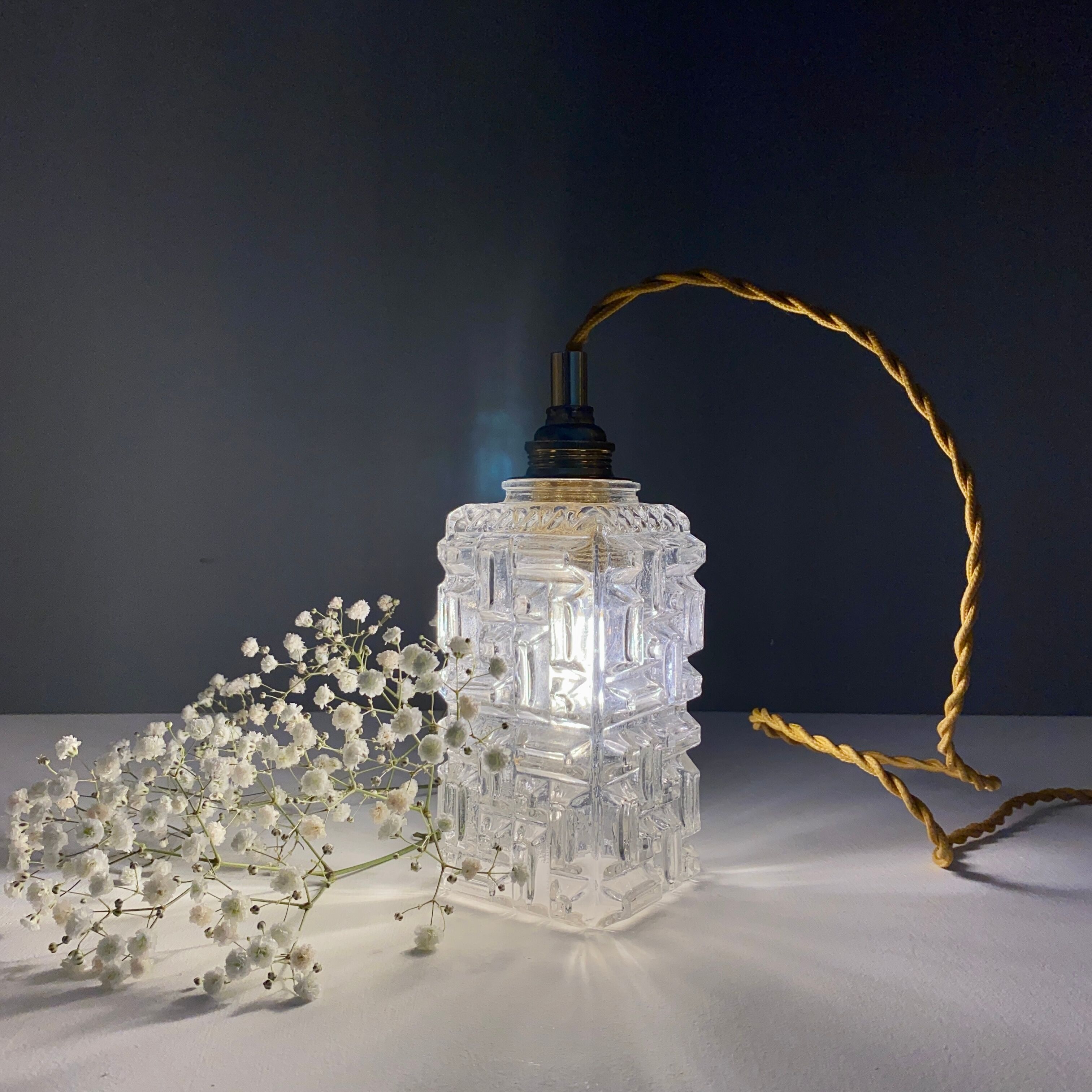 Vintage rectangular glass globe suspension