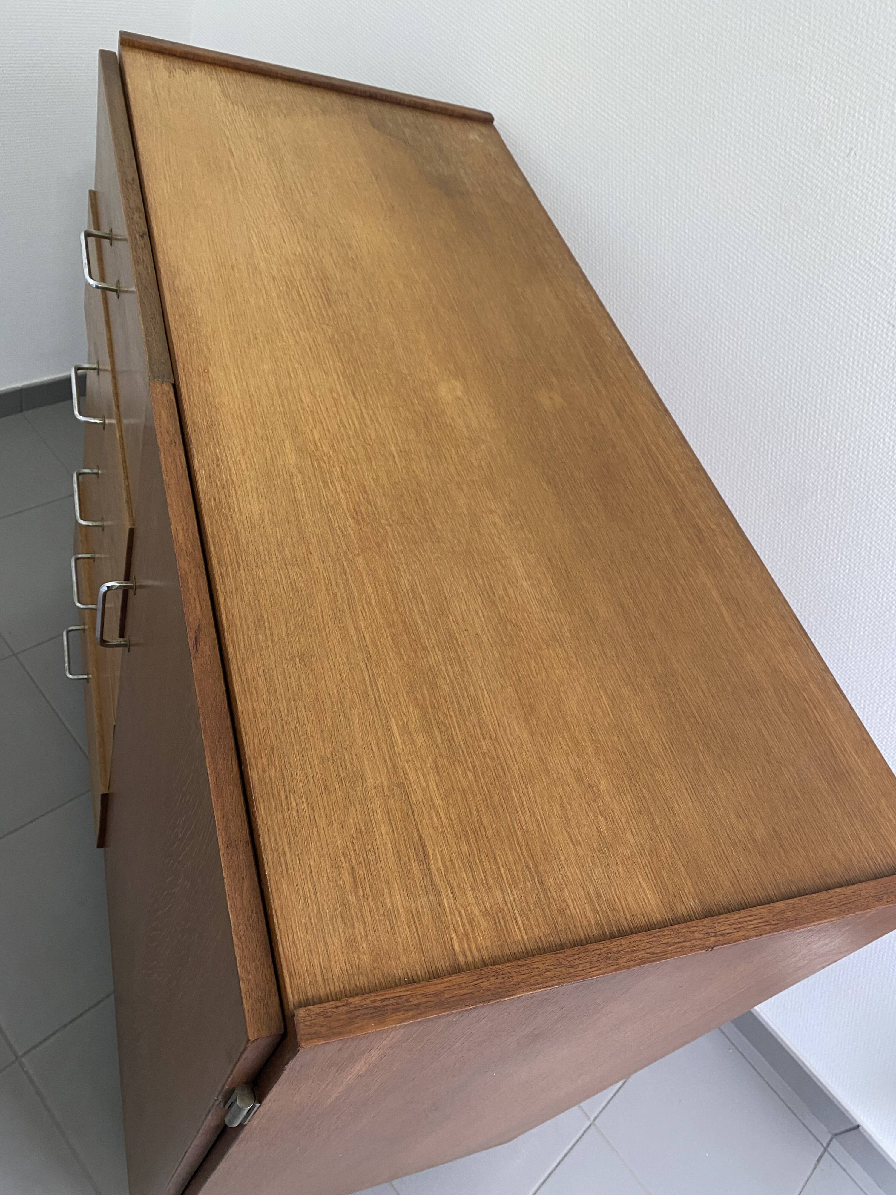 Vintage sideboard with compass legs