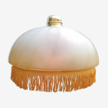 Vintage suspension with frosted glass fringes.