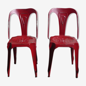 Pair of multipls chairs