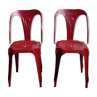 Pair of multipls chairs
