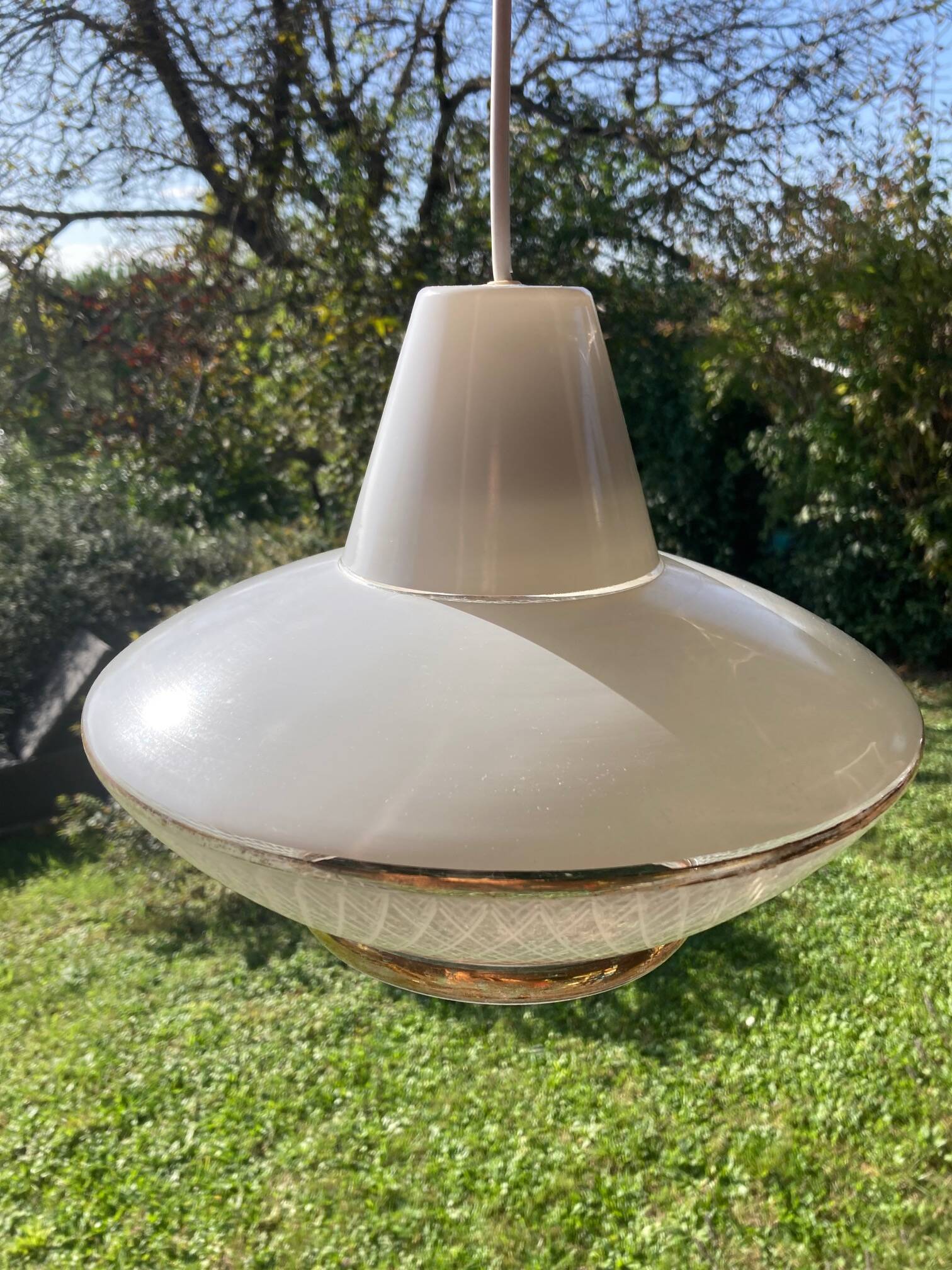 Space Age saucer pendant light, 1950s chandelier, in white and gold glass