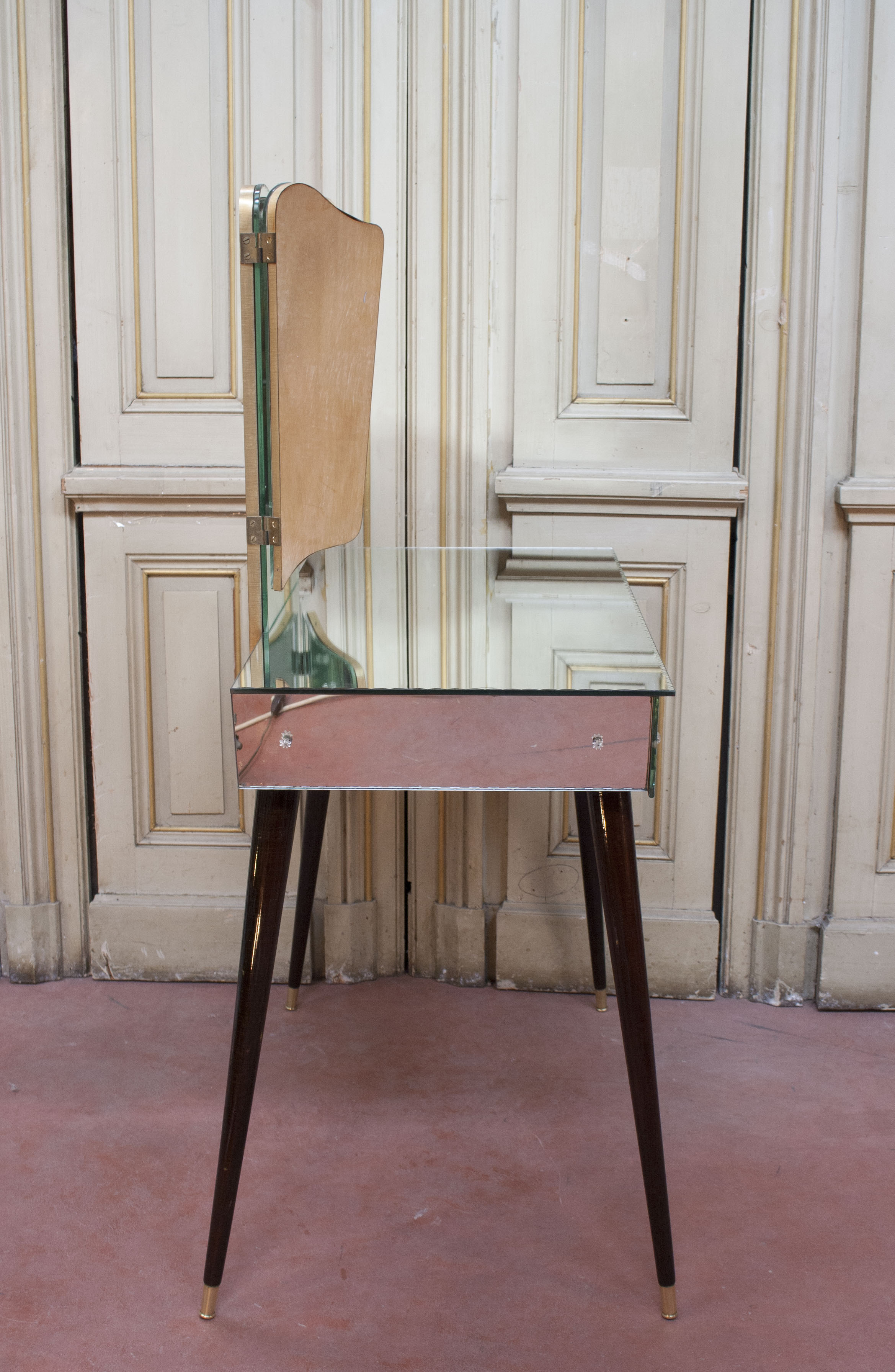 Venic dressing table