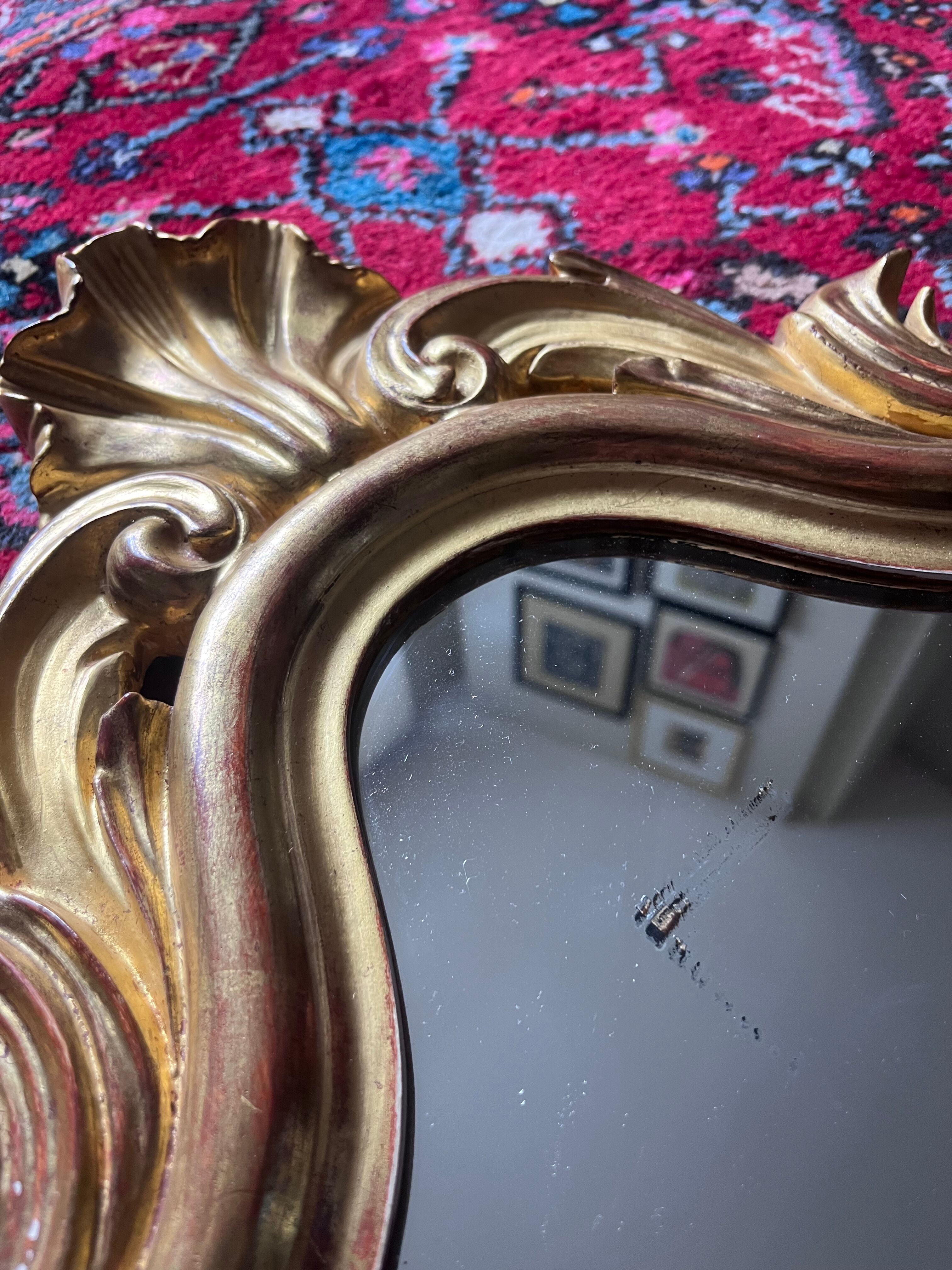 Miroir baroque en bois doré