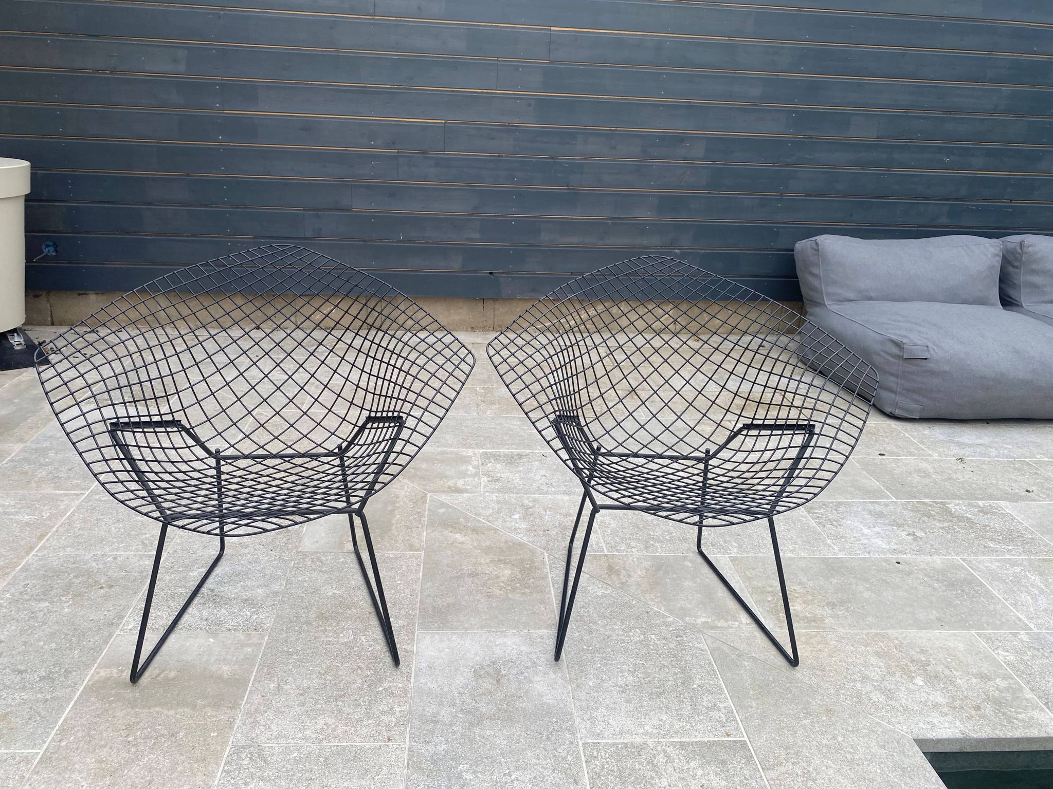 Pair of Harry Bertoia KNOLL 1950s vintage small diamond armchairs