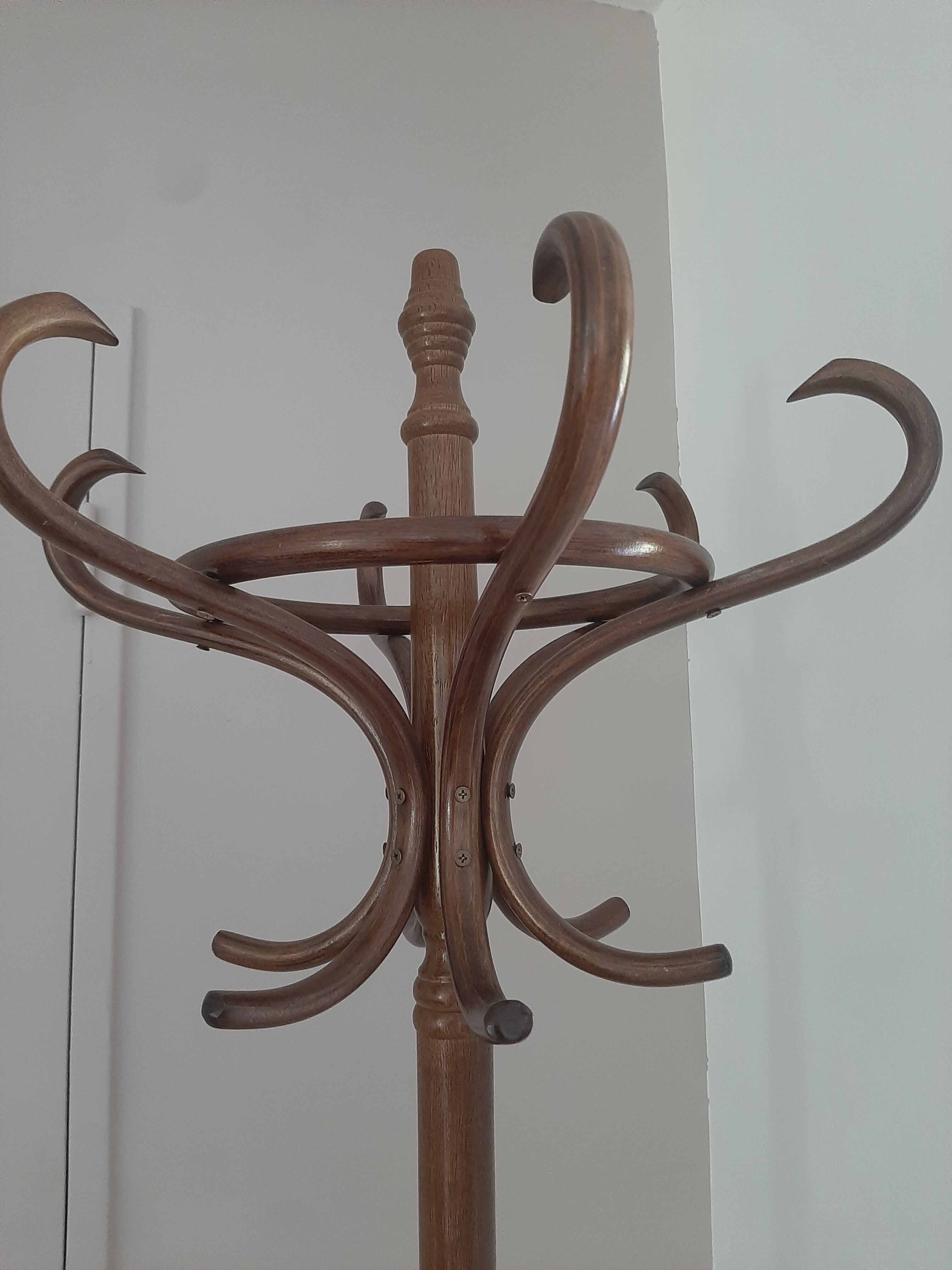 Wooden parrot coat rack - old style curved wood - 12 bells