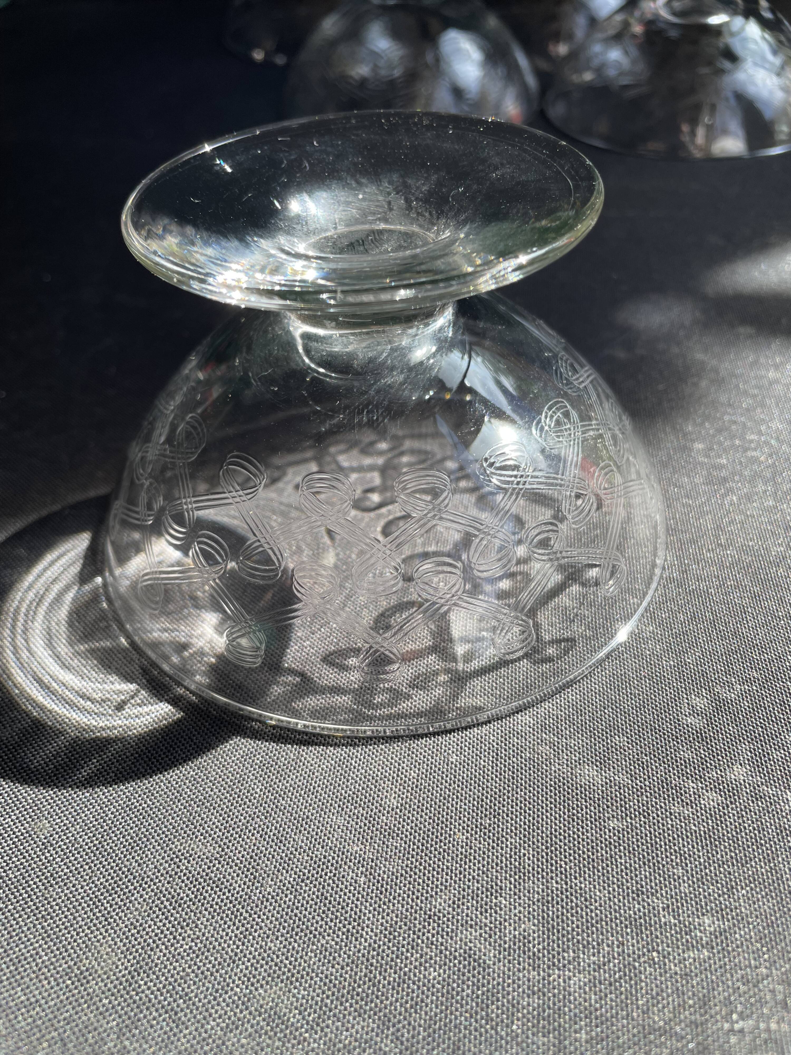 6 champagne glasses – Engraved crystal