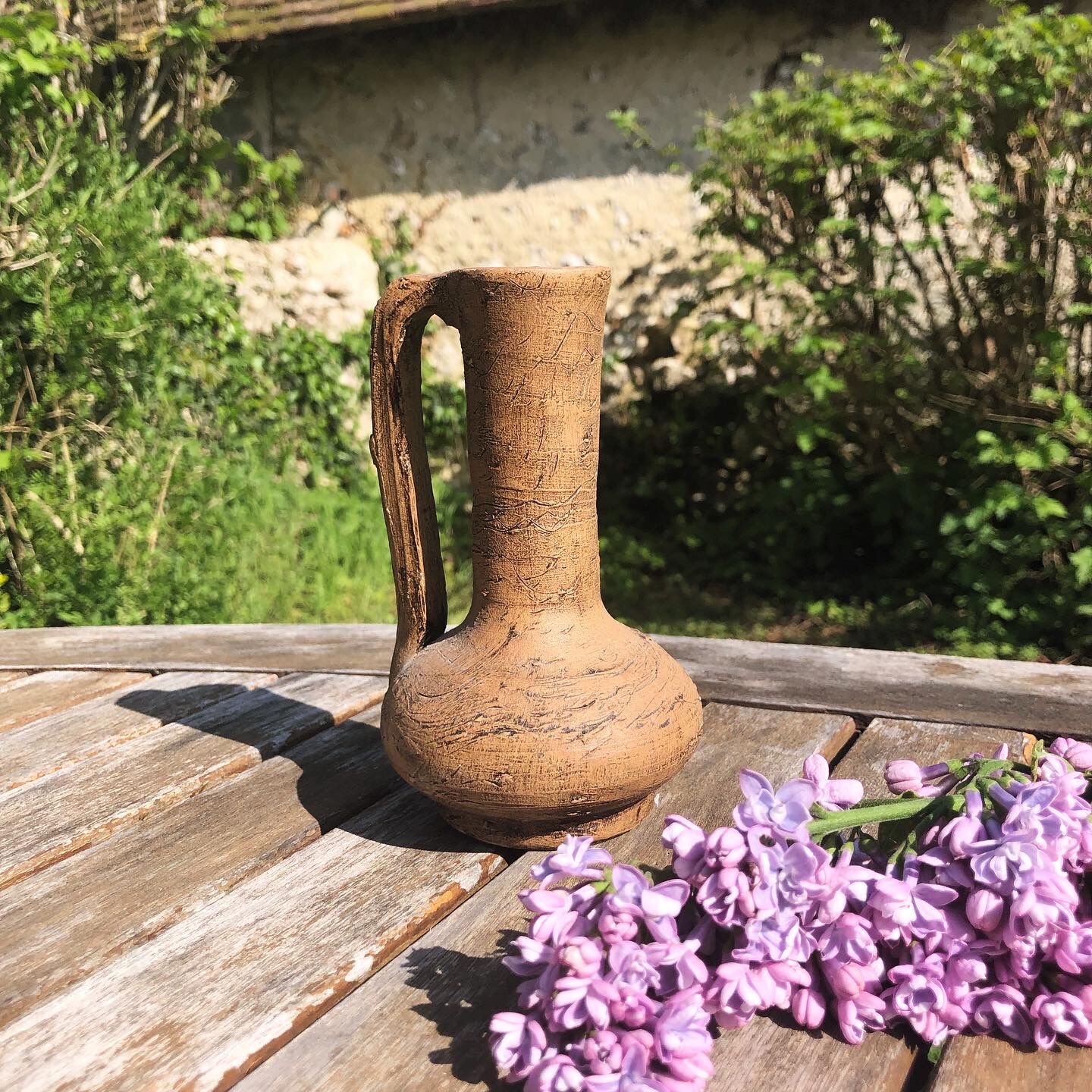 Brutalist sandstone soliflora