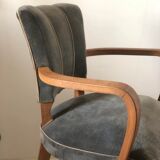 Armchair bridge mustache in blue gray velvet