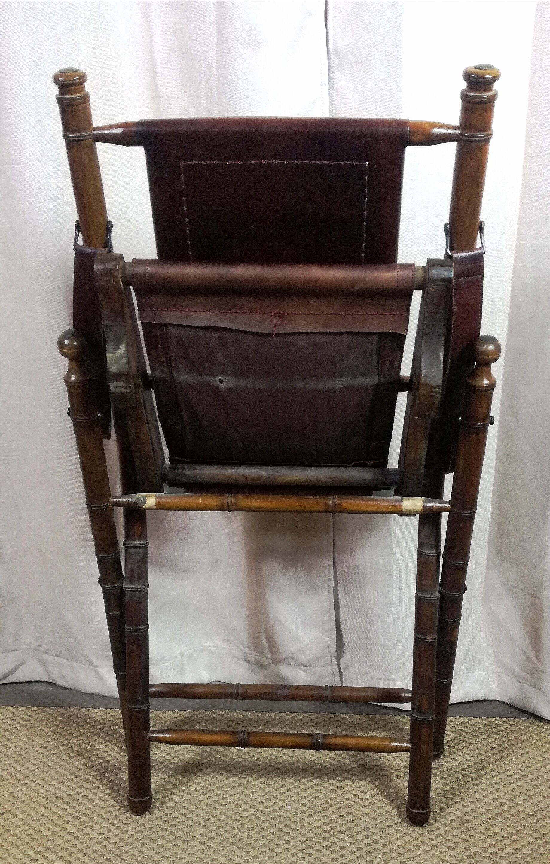 Colonial style folding safari chair