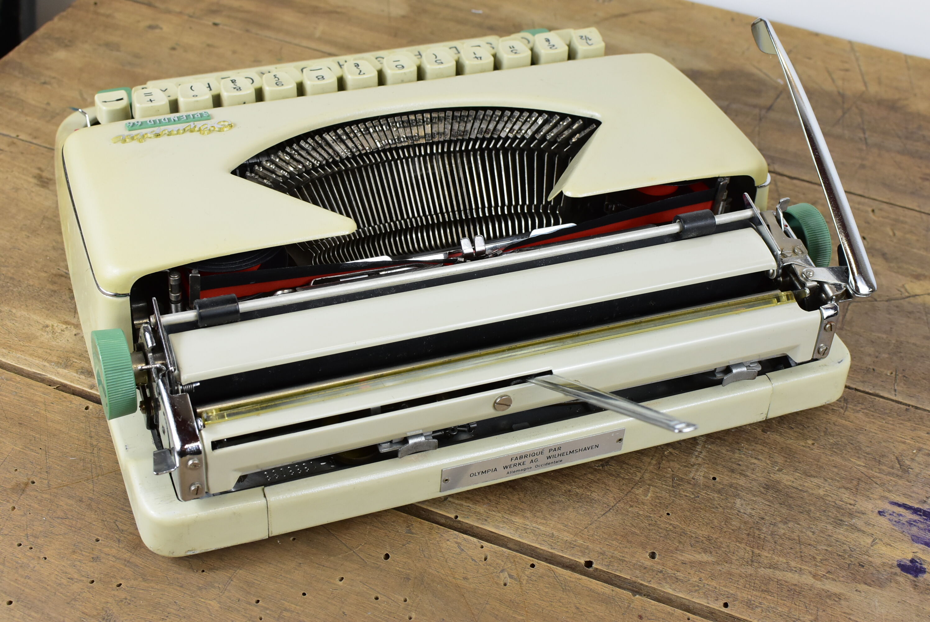 Olympia Splendid 66 Typewriter