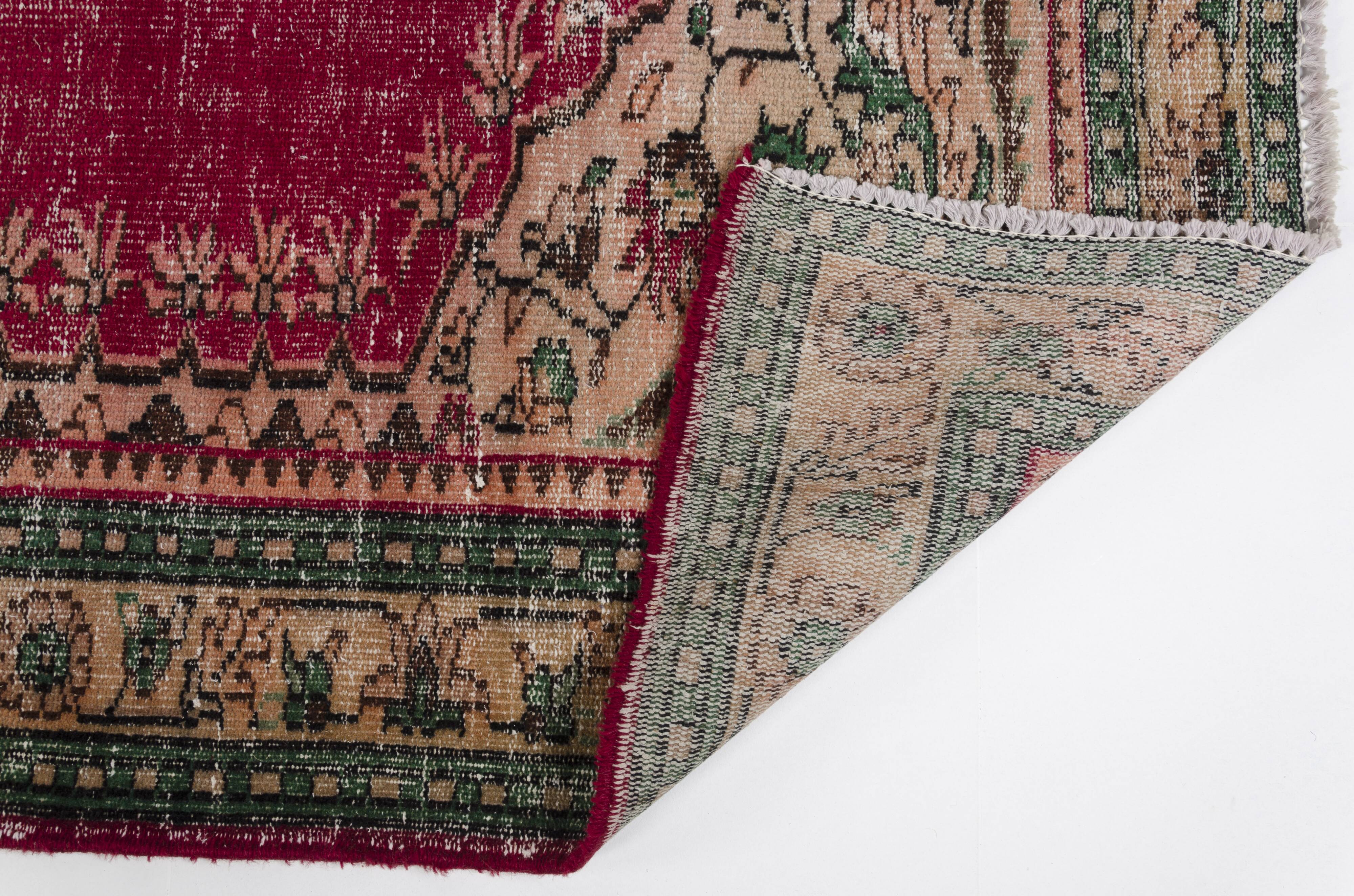 One  a KiND vİNTAGE tURKİSH oUSHAK rUG  SKU 2004