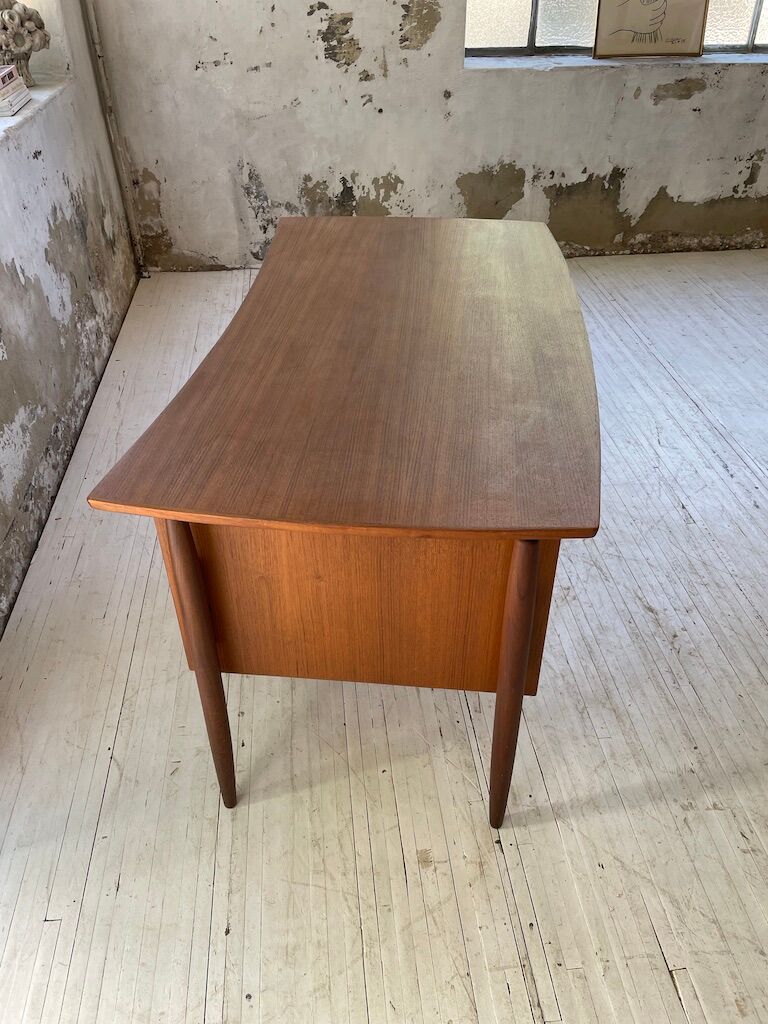 Scandinavian "boomerang" two-sided teak desk Midtjydsk Mobelfabrilk
