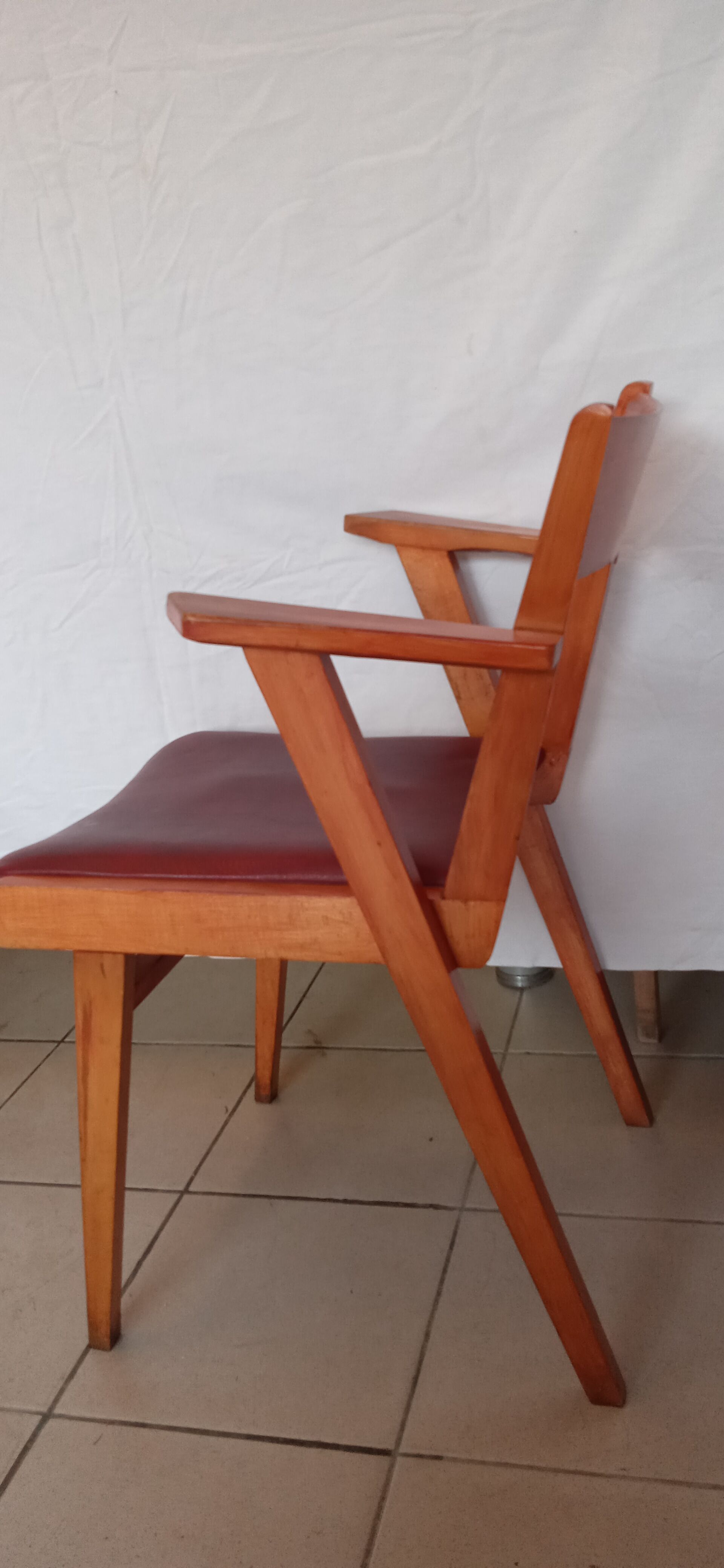 Series of 4 Scandinavian chairs