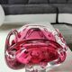 Cendrier. Forme florale organique. Rose canneberge. En verre d Art Moderne. Conçu par Jozef Hospodka
