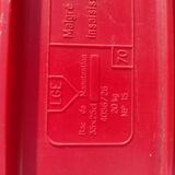 Vintage red plastic locker for 35 bottles of 25 cl anchor beer