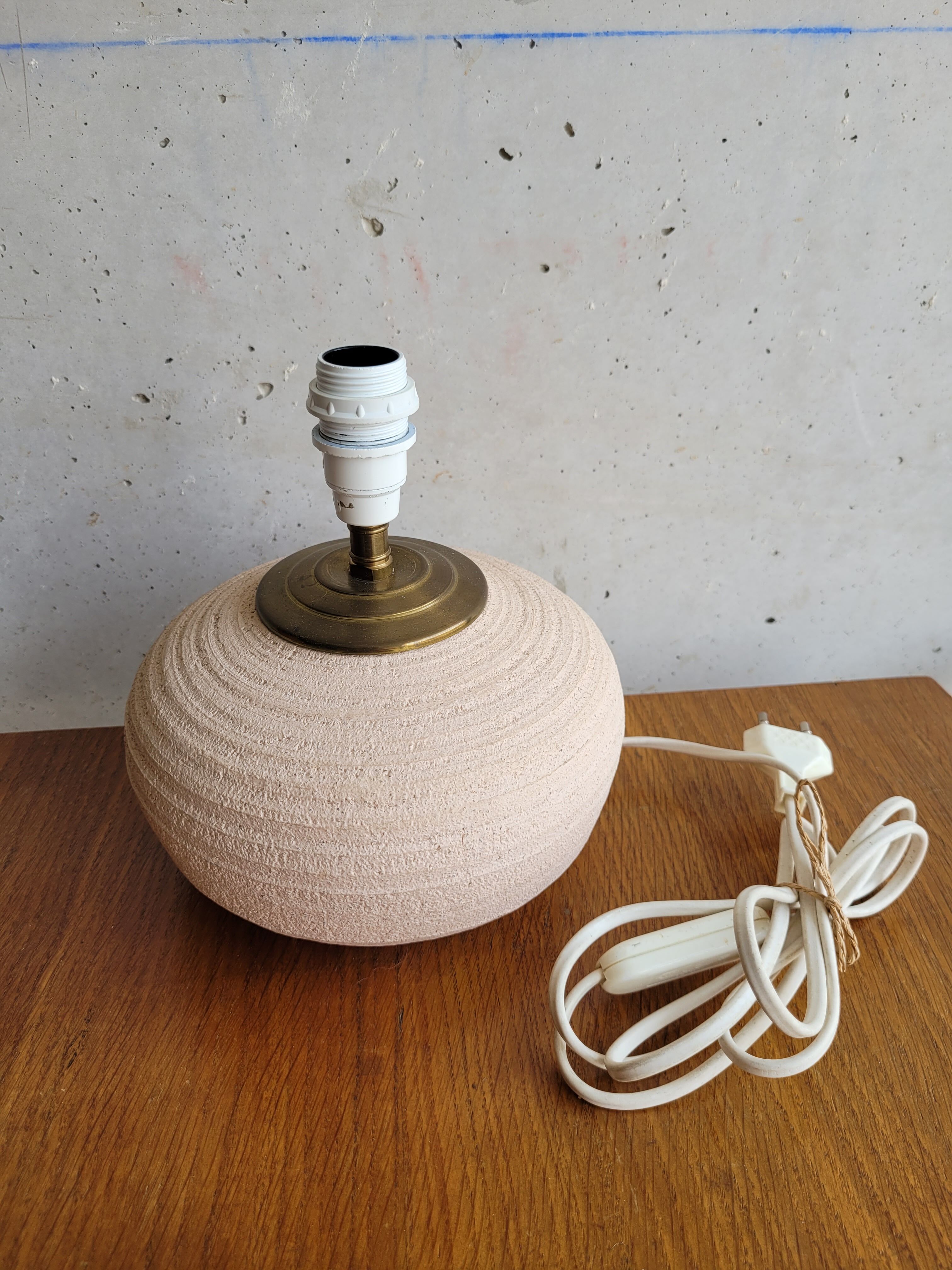 Vintage ball lamp foot