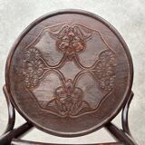 Curved wooden dining chairs by Thonet Mundus