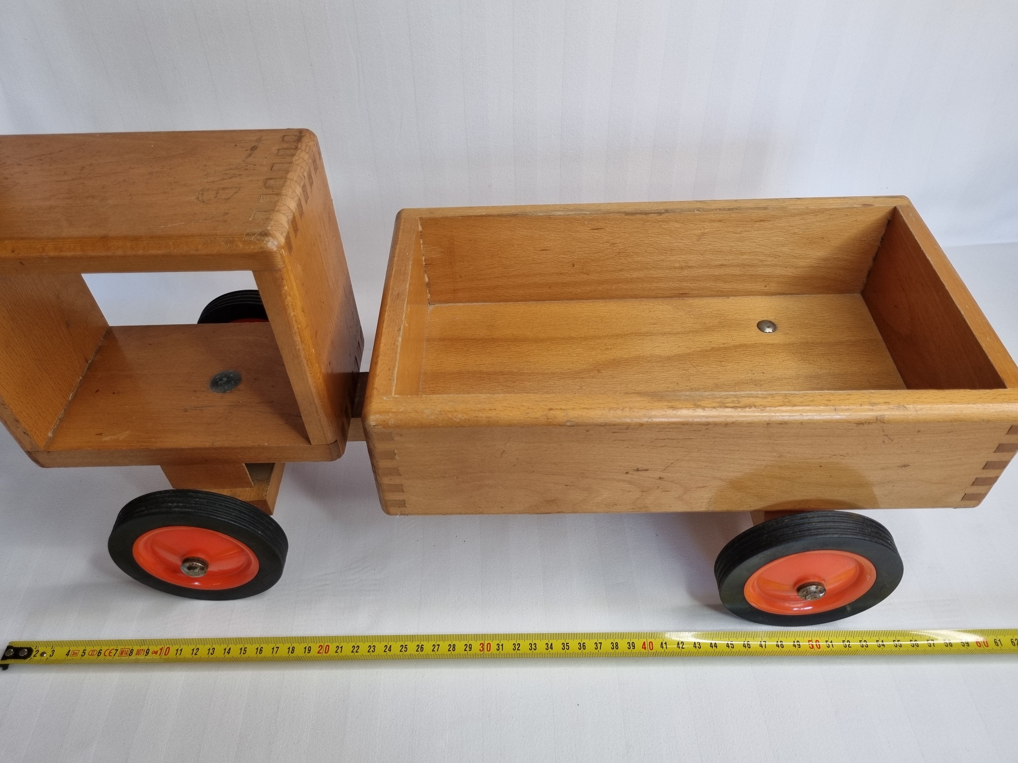 Vintage pulling truck, sleek design 70s-80s