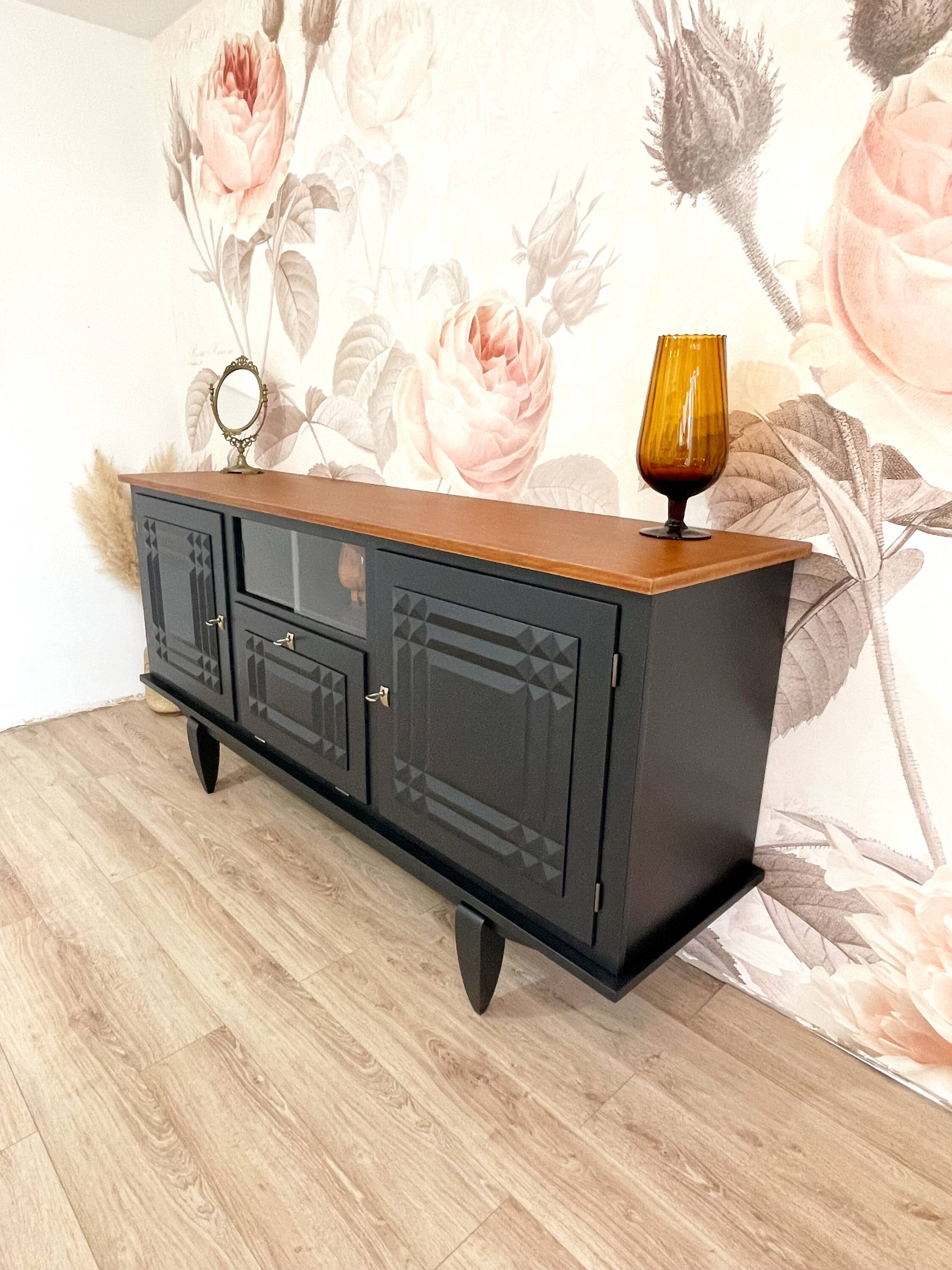 Revisited Vintage Enfilade