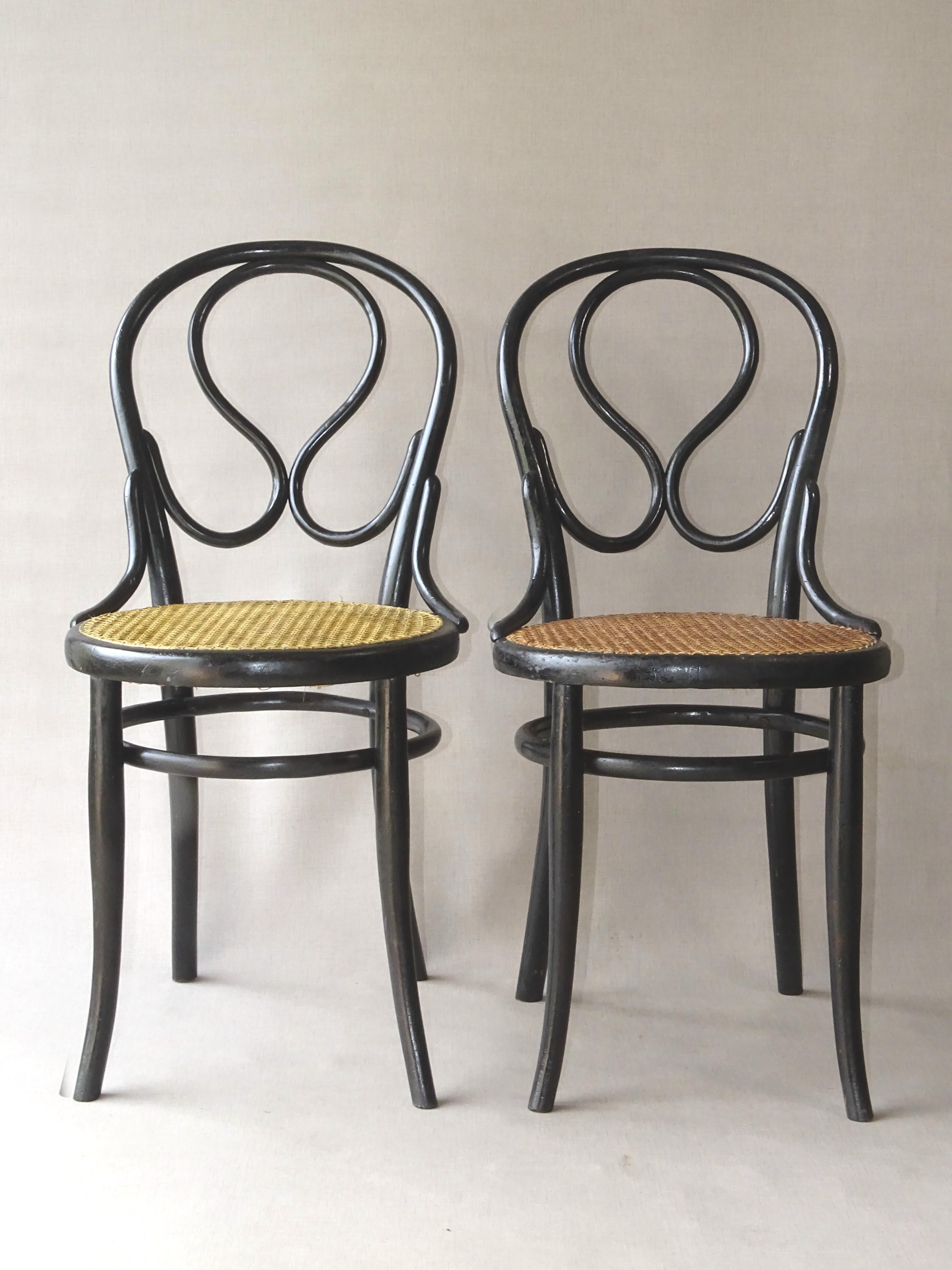 Fauuse pair of chairs n°20"omega" of thonet and lebrun, around 1880