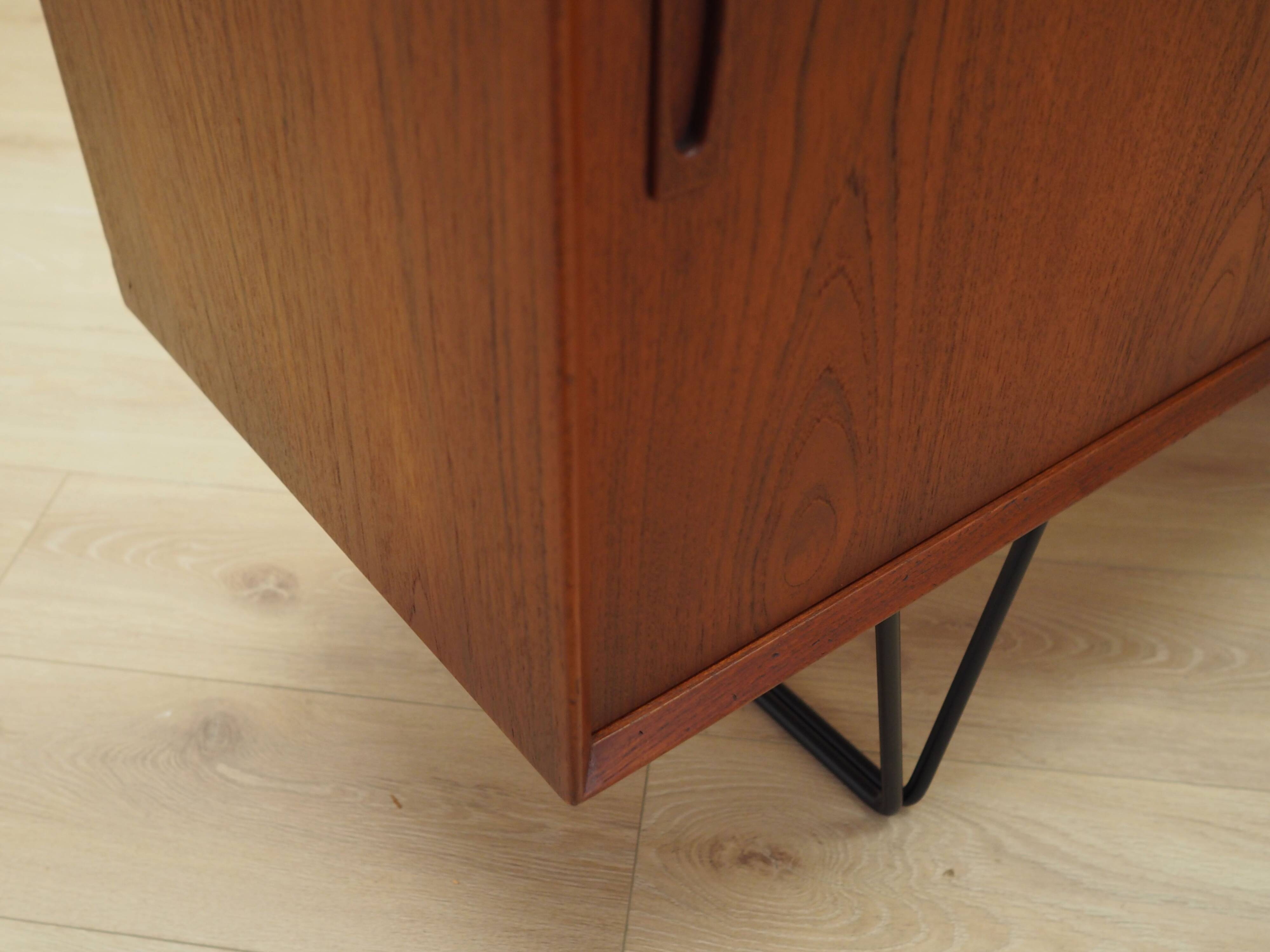 Buffet en teck, design danois, années 1970, production : Danemark