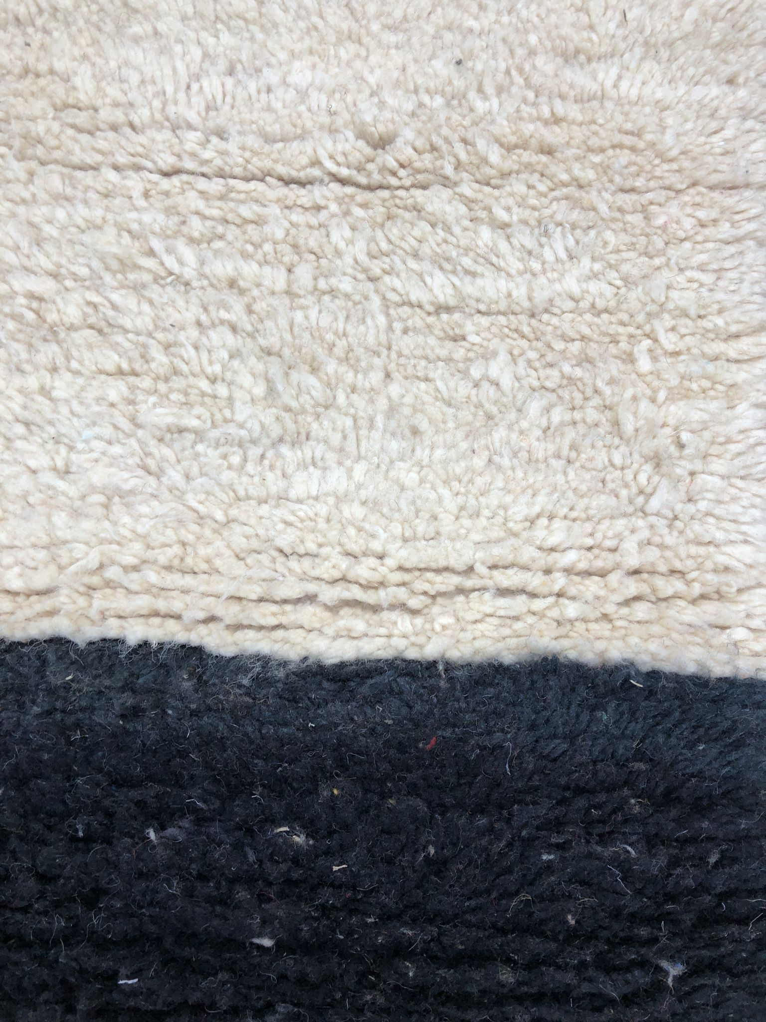 Moroccan Berber carpet 133x97cm